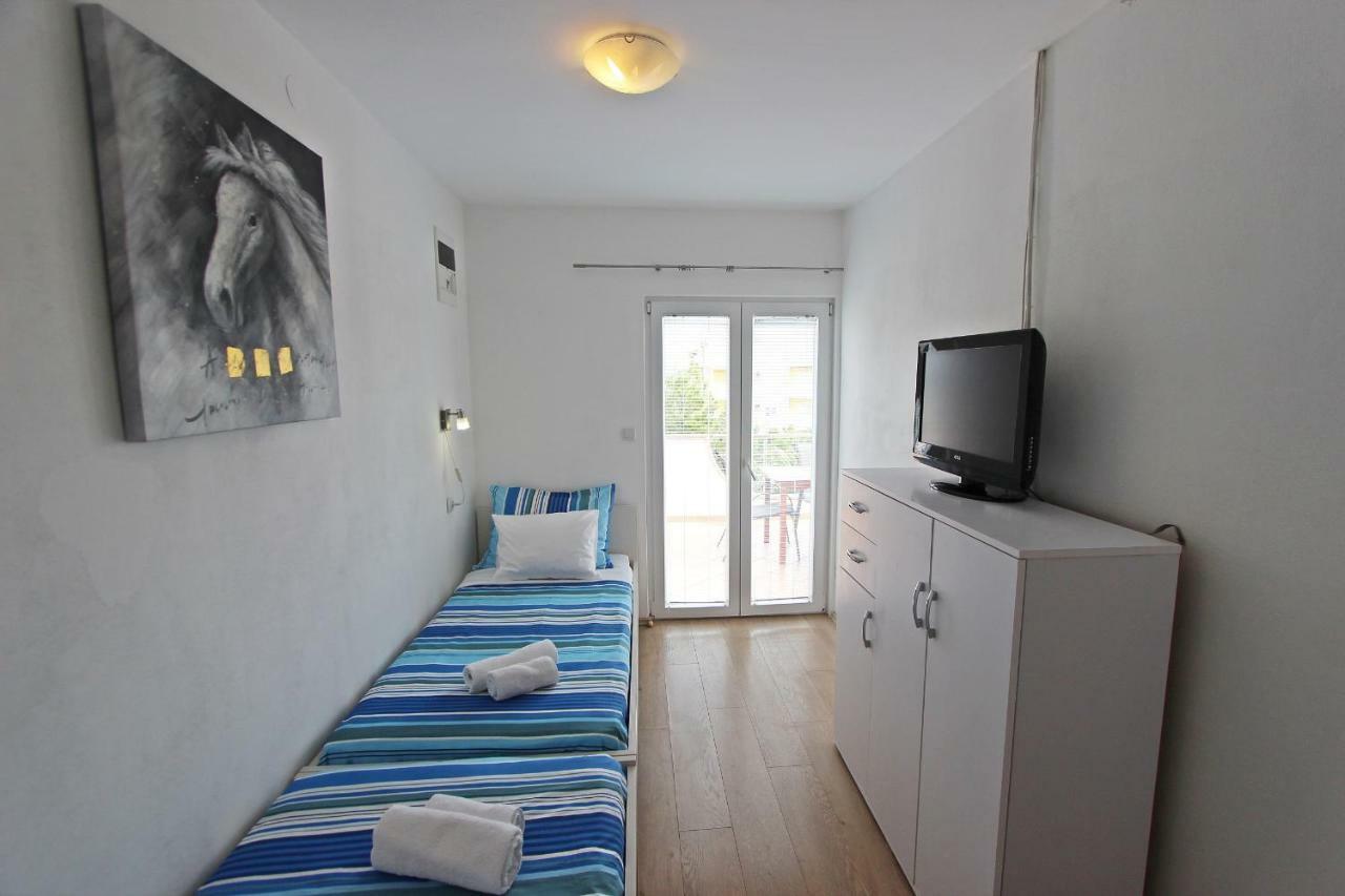 Apartments Josip Murter Exterior photo
