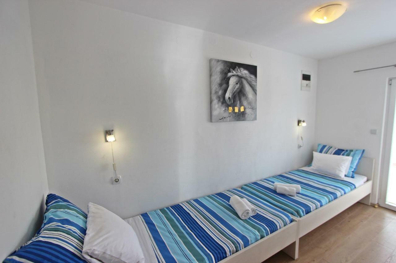 Apartments Josip Murter Exterior photo